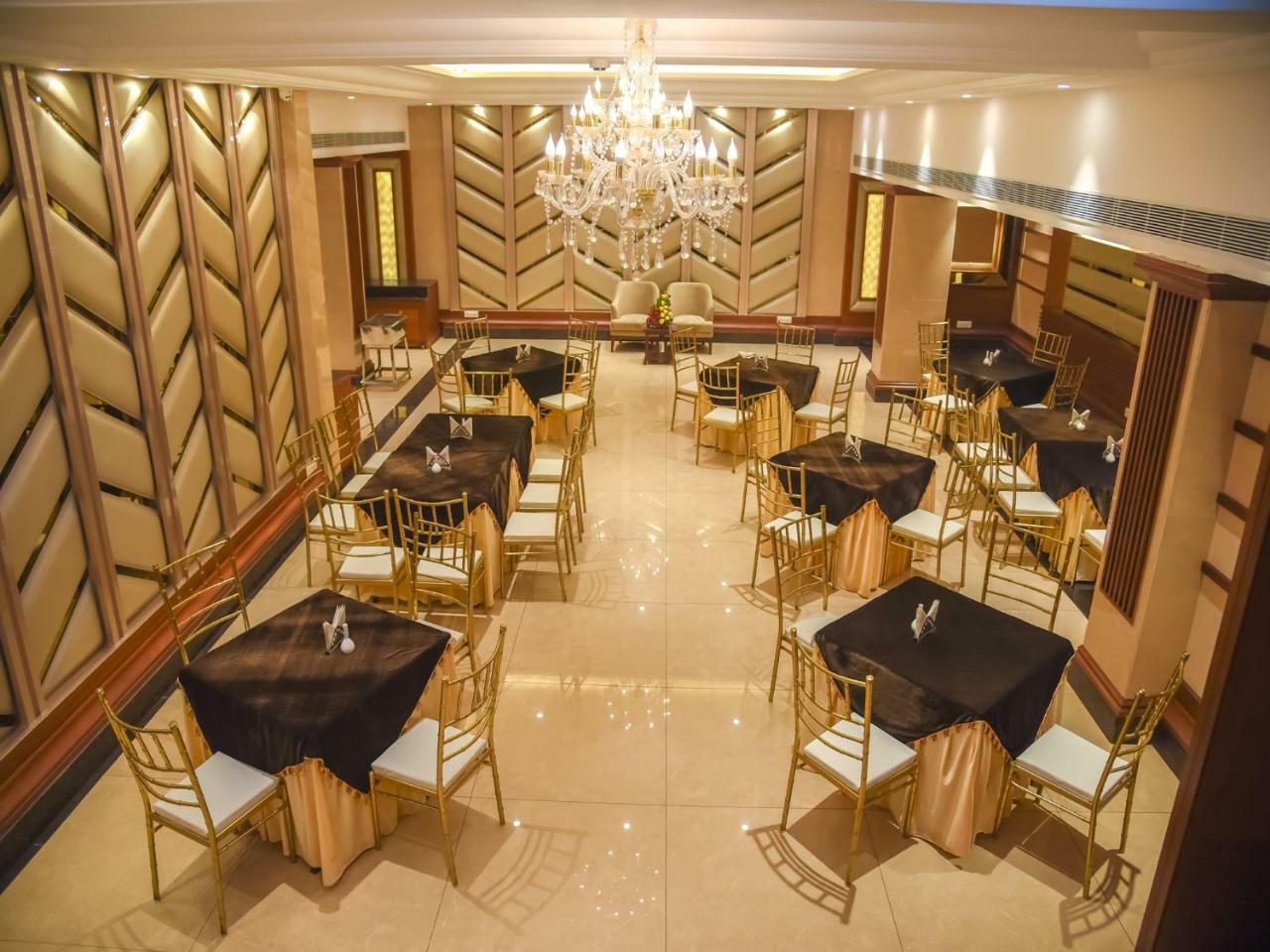 Bharawan Clarks Inn Express Amritsar Bagian luar foto